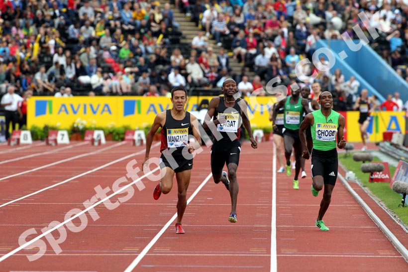 Leonel Manzzno wins the Emsley Carr Mile from Bernard Lagat and Augustine Kiprono Choge, 2011 Aviva London Grand Prix